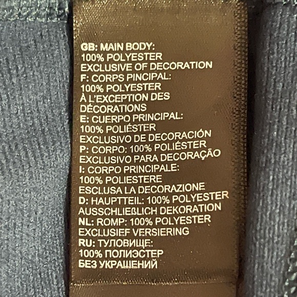 The North Face Pull Over - Picture 8 of 8